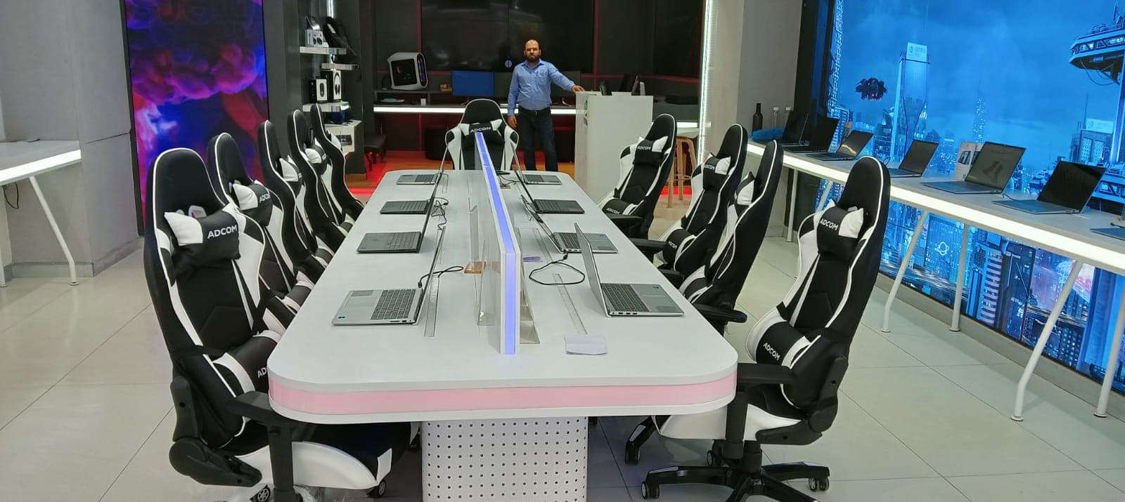 Dell Exclusive Store Dohil Chamber, Nehru Place — photo 2
