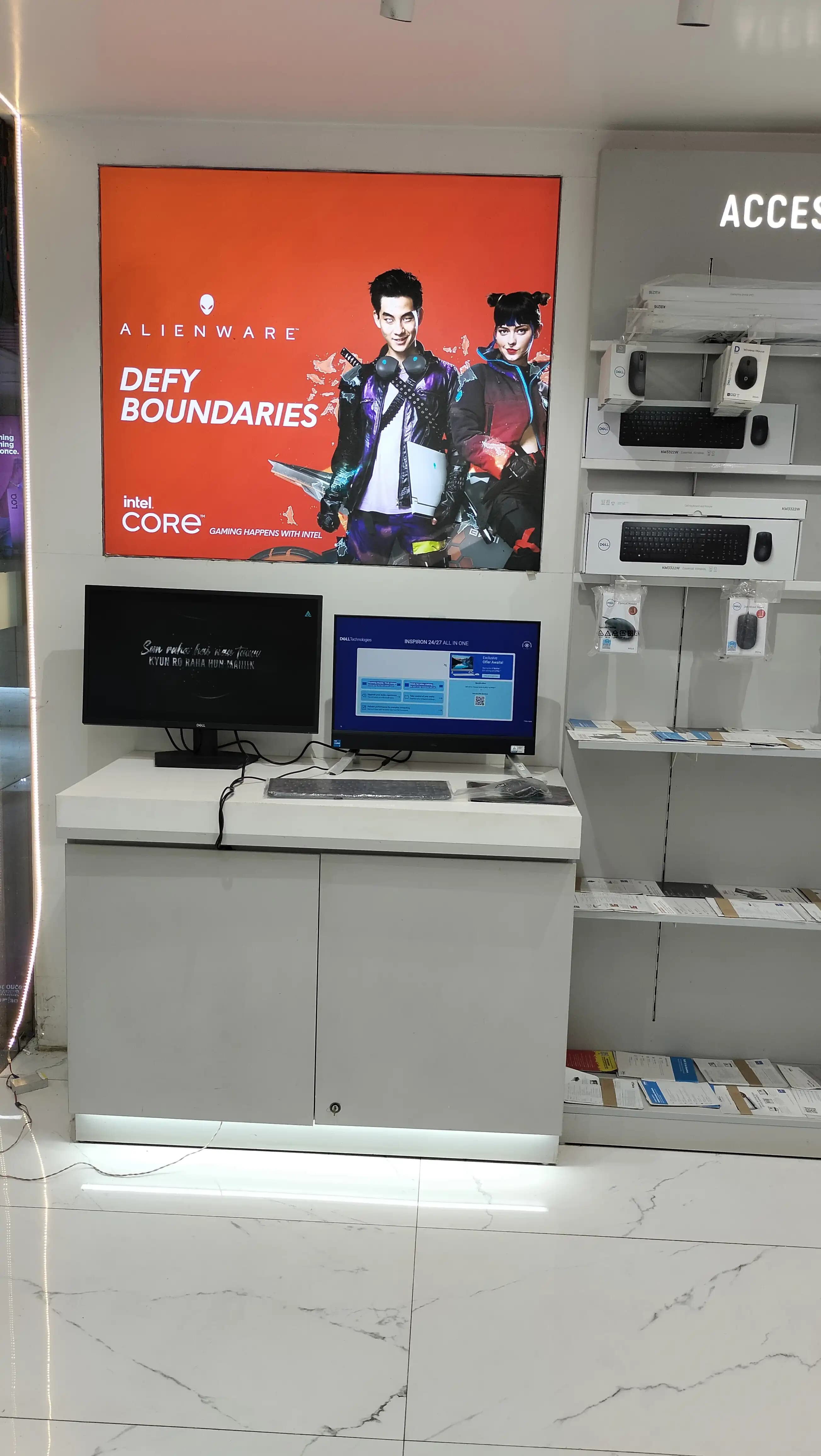 Dell Exclusive Store Sector — photo 3