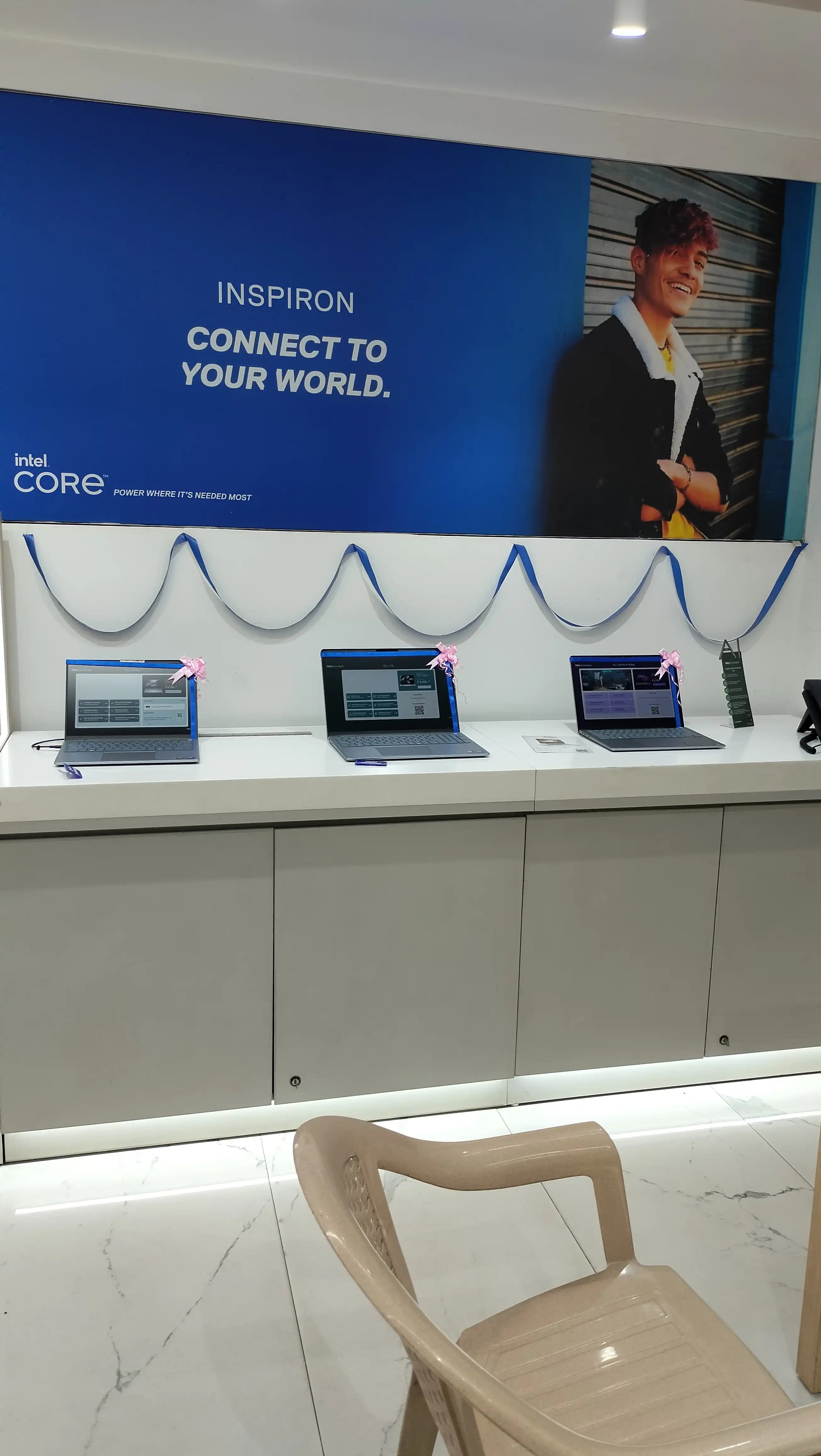 Dell Exclusive Store Sector — photo 4