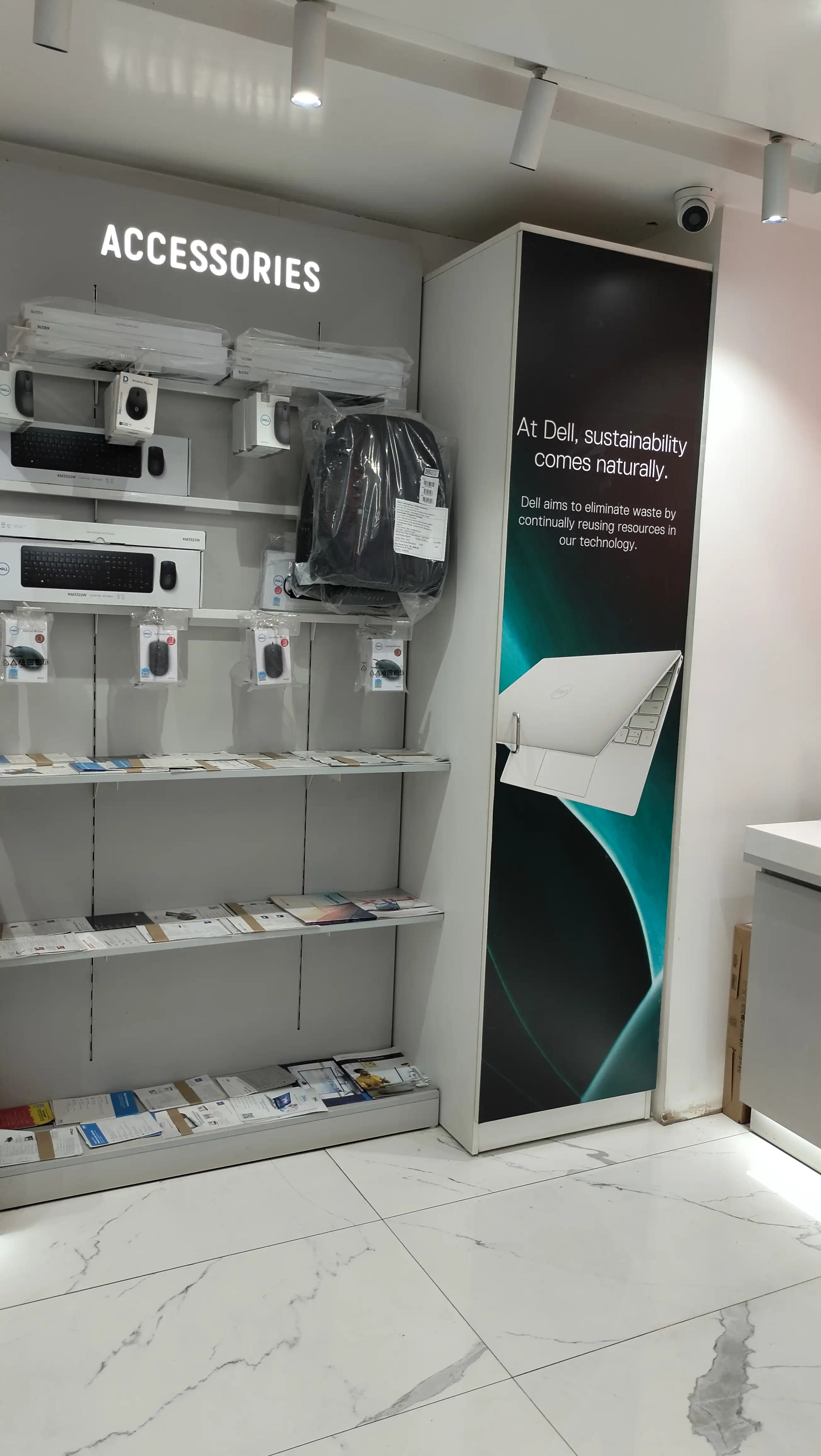 Dell Exclusive Store Sector — photo 5