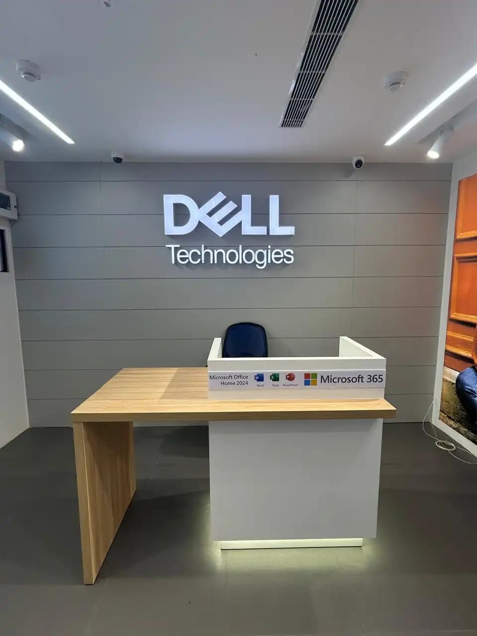 Dell Exclusive Store Badshahpur, Gurgaon — photo 2