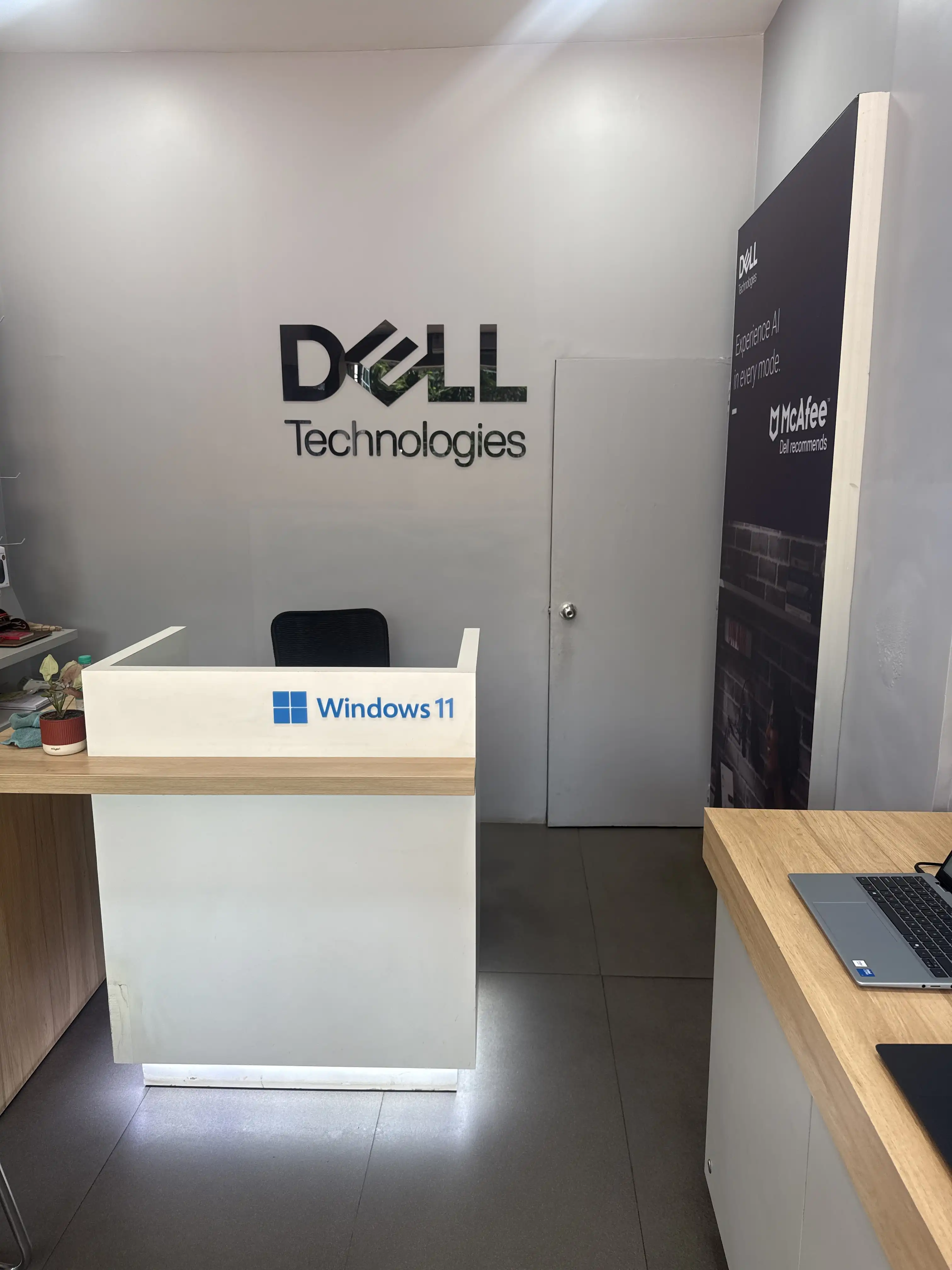 Dell Exclusive Store Kharghar — photo 3