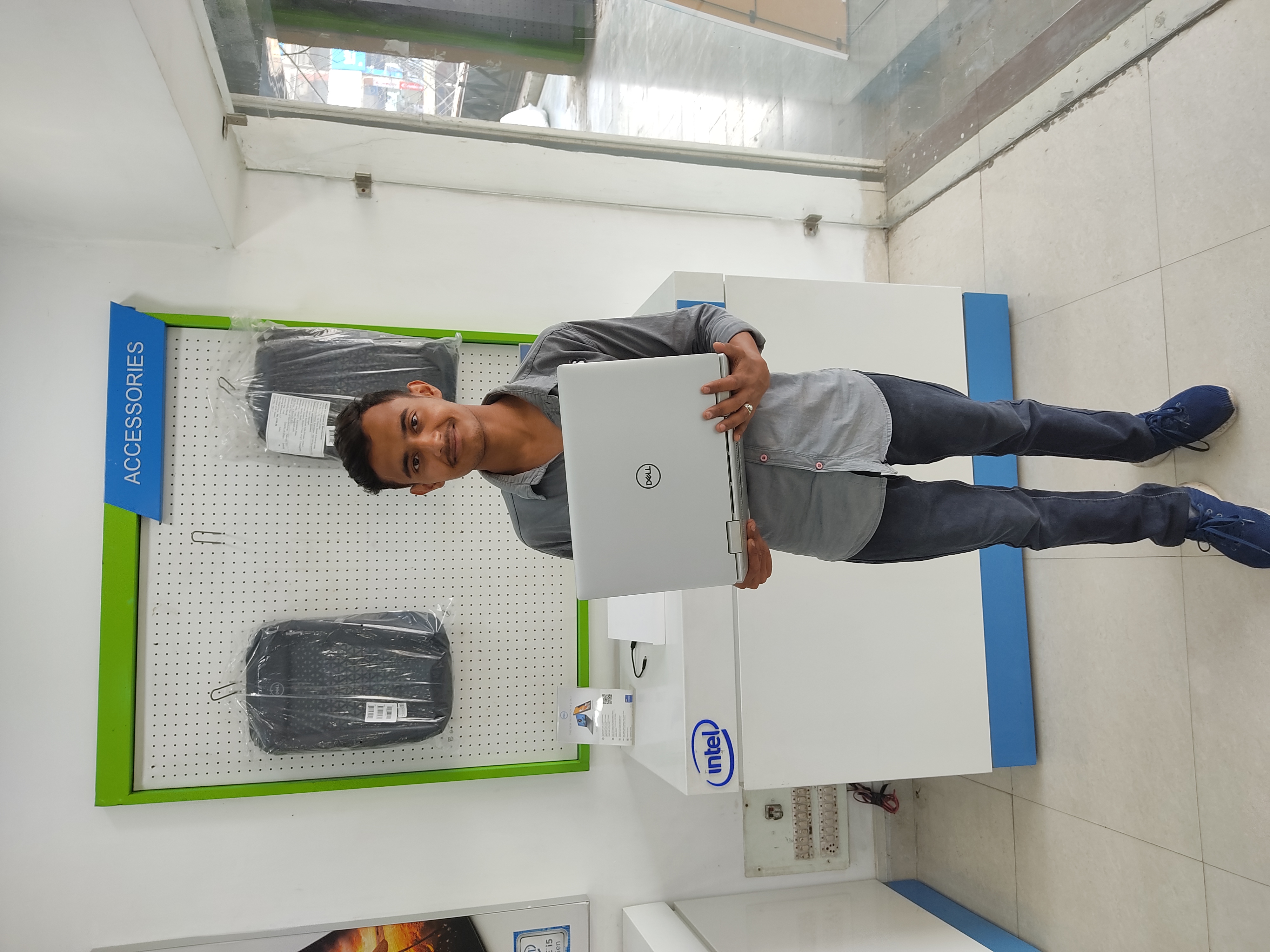 Dell Exclusive Store Lawrence Road — photo 4